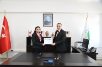 Rektörümüz, Fakülte Dekanlığına Atanan Prof. Dr. Muradiye Karasu Ayata'ya Hayırlı Olsun Ziyaretinde Bulundu